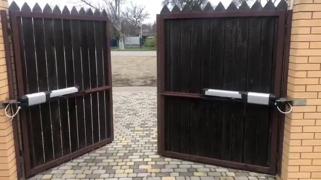 Автоматика распашных ворот BFT A25 (umdom123.ru)