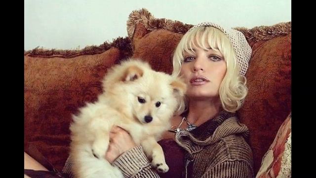 Наталья Лапина - актриса, композитор и певица.