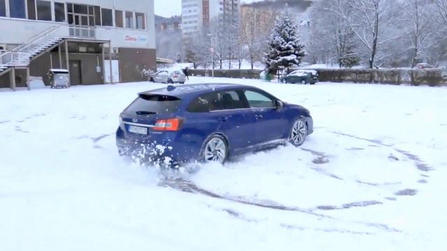 Subaru Levorg na snehu смотреть онлайн