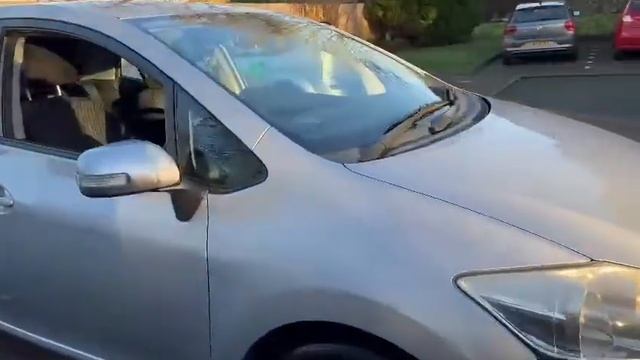 Toyota Auris 1.6 TR 5dr смотреть онлайн