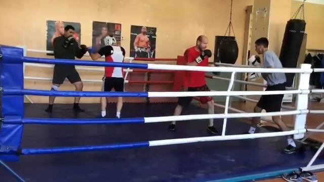 Бокс-видео учебный спарринг... смотреть онлайн