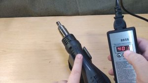 Riesba 8858 - бюджетный термофен (паяльный фен) с термостабилизацией.