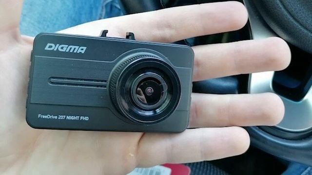 Видеорегистратор Digma FreeDrive 207