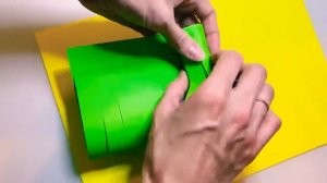 Очень простая цветочная  поделка из бумаги