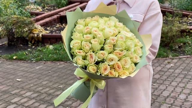 51 роза Киви в упаковке смотреть онлайн