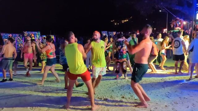 FULL MOON PARTY 2022 - KOH PHANGAN [? VLOG] смотреть онлайн