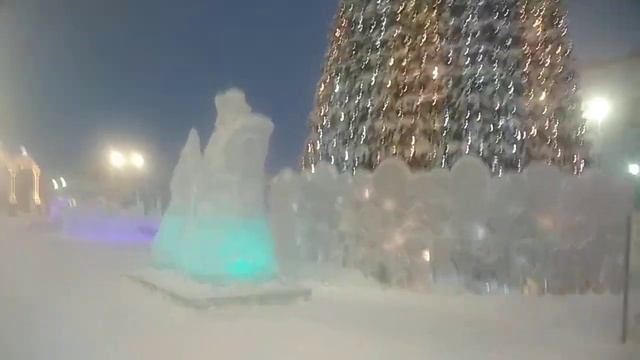 Ледовый городок в Тарко-сале, ямало-ненецкий автономный округ смотреть онлайн