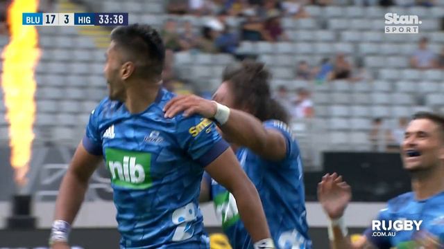 Rieko Ioane denied a stunning Blues try смотреть онлайн