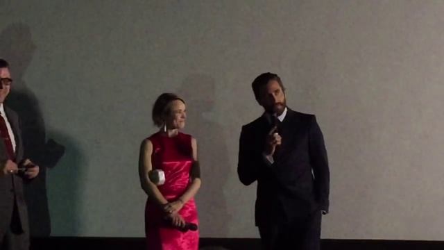 Rachel McAdams and Jake Gyllenhaal at the premiere of Southpaw! смотреть онлайн