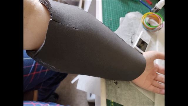 Monty gator cosplay tutorial part 3 - body ,tail,legs and arms смотреть онлайн