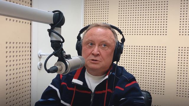 Работа в ресторанах (Не святой отец Podcast 1) смотреть онлайн