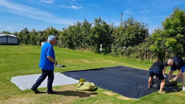 Family Camping | How To Fold Up A Large Tent In 5 Easy Steps (Camping Tips) смотреть онлайн