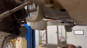 SUZUKI GRAND VITARA 2007г Замена переднего рычага.