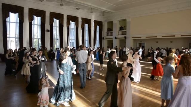 Петербургский Бал Победы 2014 - Вальс-прогулка смотреть онлайн