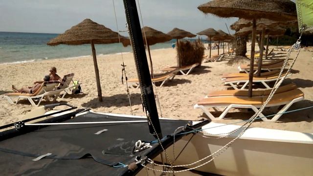 Пляж отеля Mediterranee Thalasso Golf 3* Тунис. Купить тур из Польши, Калининграда +7(4012)900095 смотреть онлайн