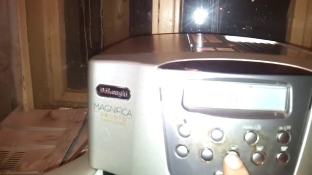 jak dela presso automaticke DeLonghi Magnifica смотреть онлайн
