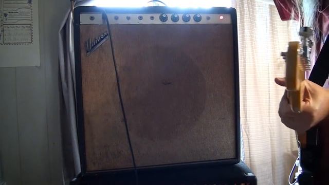 1966 Univox U-305R Combo Amplifier смотреть онлайн