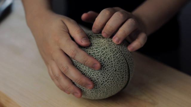 Yubari Melon｜Expensive Melons｜The World’s Most Expensive Japanese Melons