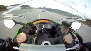 300 км/ч Кавасаки ZX10r vs Ауди RS6 гонка