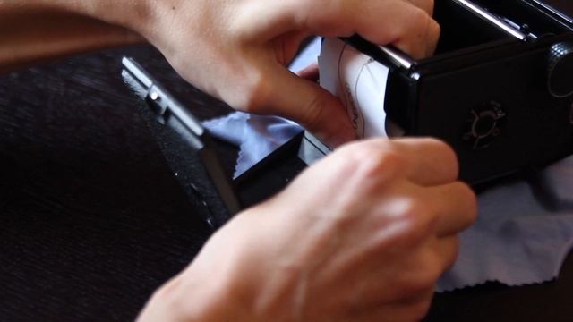 Lubitel 166B - come caricare un rullo 120 - pellicola 6X6 medioformato смотреть онлайн