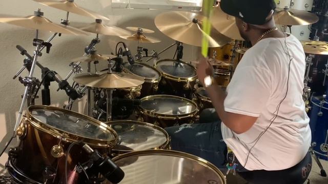 Eric Moore - Journey drum Challenge смотреть онлайн