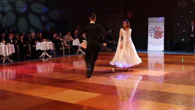 Sergiu Rusu & Dorota Makar Viennese Waltz Show Dance Krakow 2015 смотреть онлайн