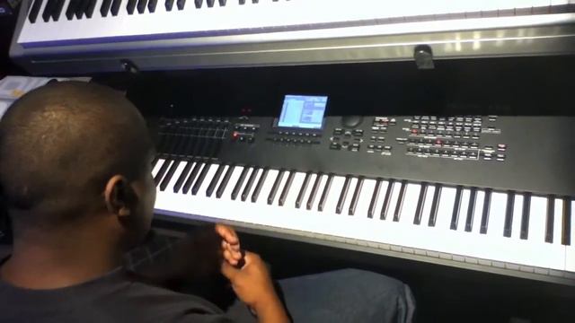 Stein Westt | Making A Beat | Yamaha Motif Demo смотреть онлайн