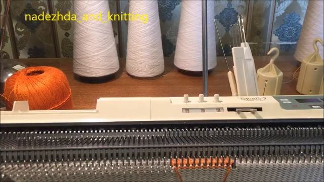 Начало вязания V-образной горловины смотреть онлайн