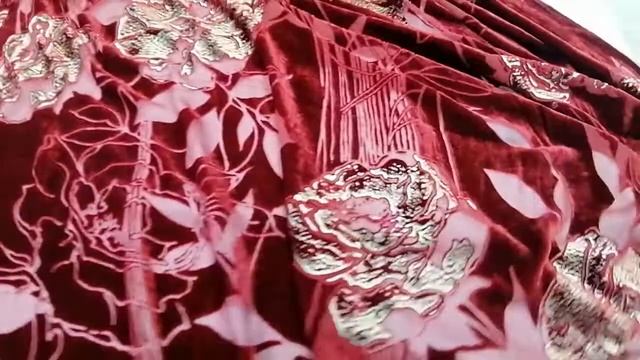 Дизайнерский Бархат Деворе Италия красный золотые розы смотреть онлайн