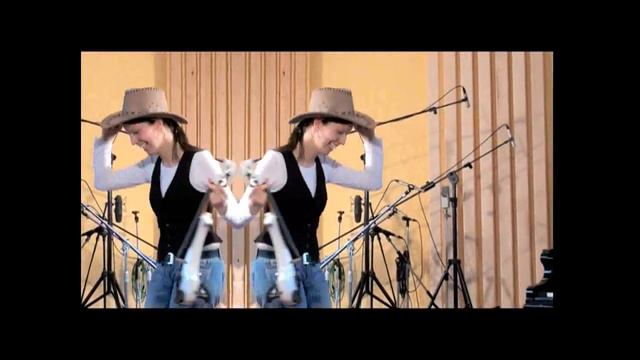 Cotton Eye Joe on a Aquila electric white violin смотреть онлайн