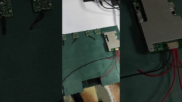 Сборка для лодочного мотора lifepo4 12v 100Ah. Сборка элементов, установка платы бмс и балансиров. смотреть онлайн