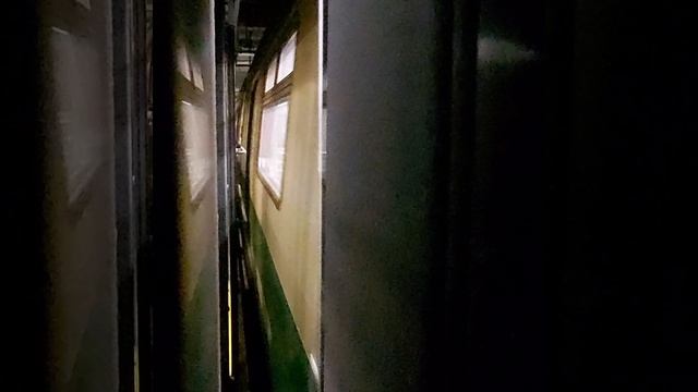 Прибытие метропоезда с оборота на станции Беговая, Санкт-Петербург смотреть онлайн