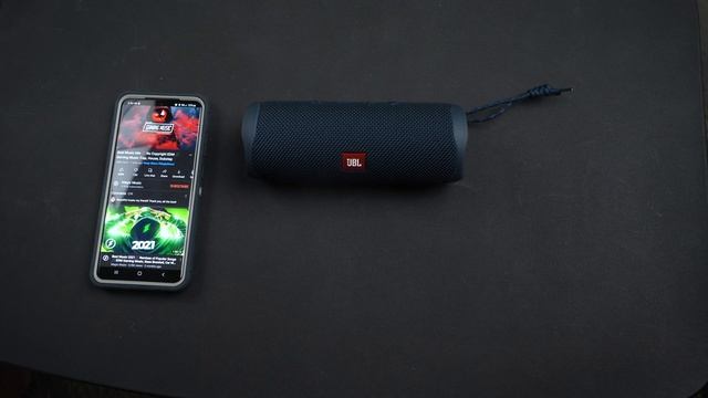 JBL Flip 5 Review | Soundtest смотреть онлайн