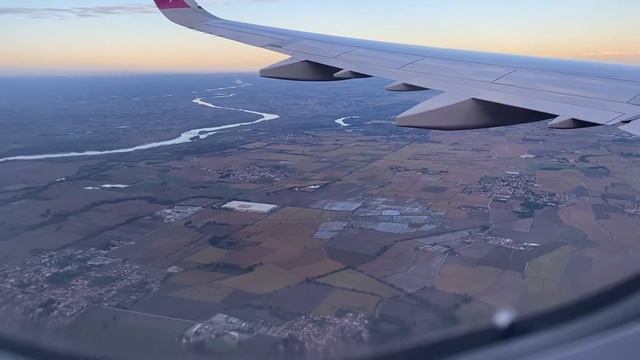 Landing Milano Linate with wizzair no clouds смотреть онлайн