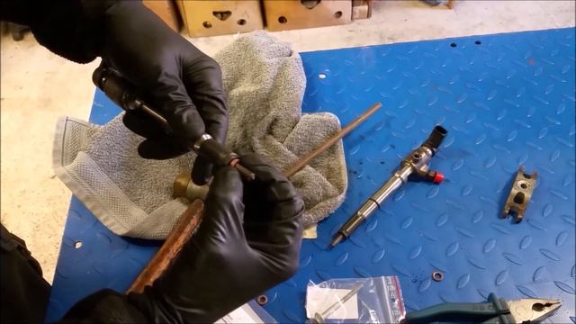 VW Caddy tdi Byter dieselspridare смотреть онлайн