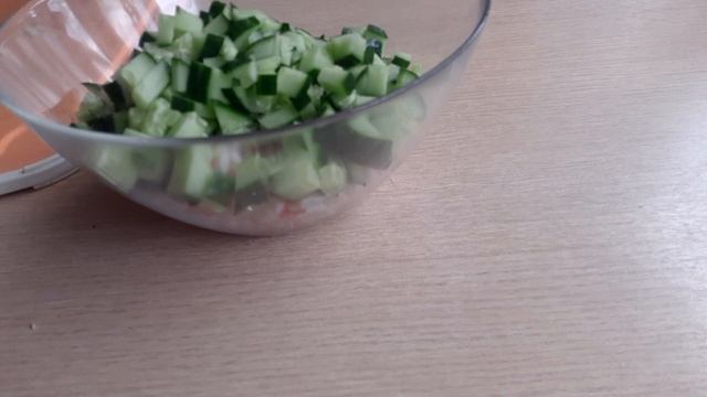 Салат с Крабовыми Палочками.Добавила новый ингредиент.? смотреть онлайн