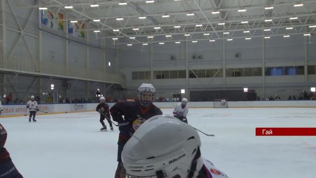 24122022 На льду в Гае ожесточённо борются за победу 5 команд юных хоккеистов смотреть онлайн