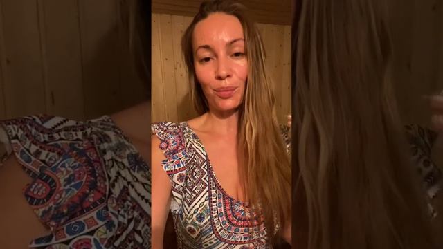 ВЫКАТКА СОЛЬЮ в БАНЕ ? #shorts смотреть онлайн