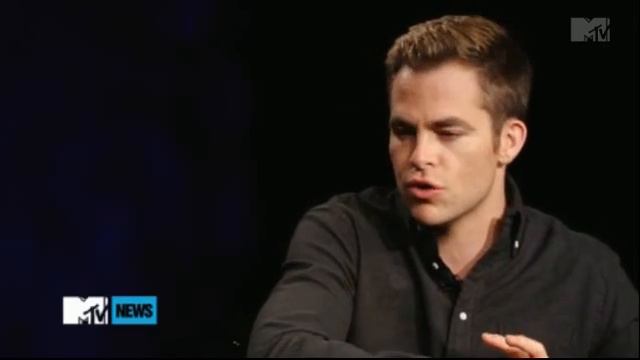 Chris Pine on Benedict Cumberbatch in Star Trek смотреть онлайн