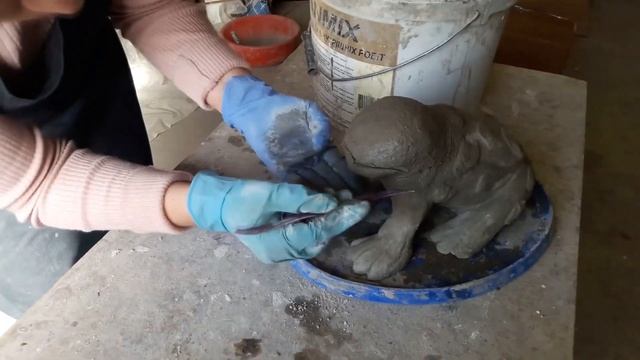 ЖАБА З ЦЕМЕНТУ ДЛЯ САДУ СВОЇМИ РУКАМИ смотреть онлайн