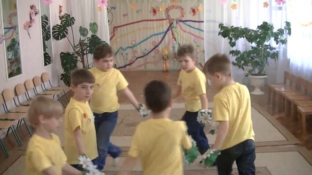 Мальчики танцуют "Ромашкове поле" смотреть онлайн