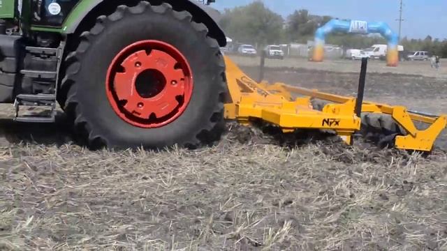 Глубокорыхлитель Чизель смотреть онлайн