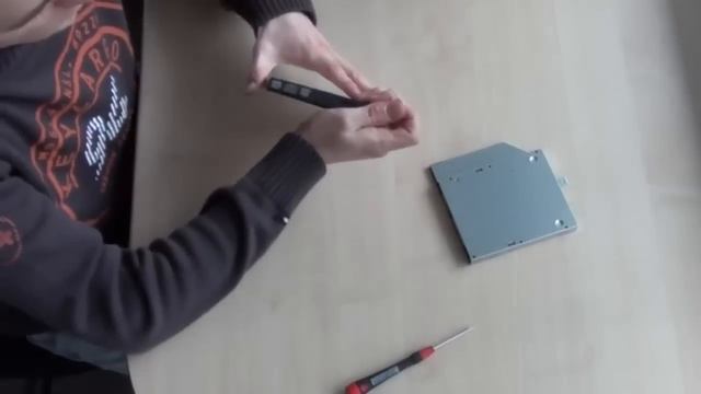 Optical device frontpanel replacement (Laptop) 7051 смотреть онлайн