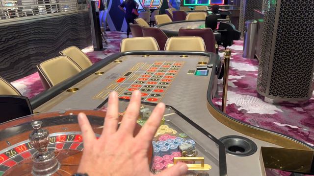 Casino Tour on the Wonder of the Seas with Royal Caribbean during our FREE CRUISE offer. смотреть онлайн