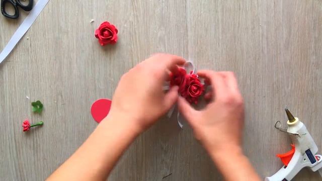 Простые бутоньерки красного цвета своими руками. Мастер-класс простая красивая роза из фоамирана смотреть онлайн