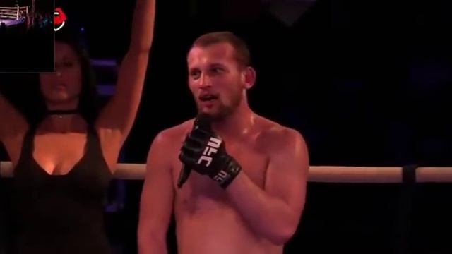 БОЕЦ ММА СДЕЛАЛ ПРЕДЛОЖЕНИЕ ВО ВРЕМЯ БОЯ смотреть онлайн
