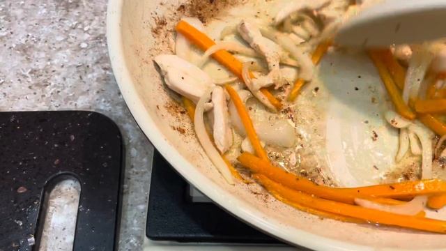 Ну очень быстрая в приготовлении лапша удон. #удон #лапша #азиатская кухня