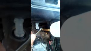 Спрокачка главного цилиндра сцепления. На Мазда Титан.