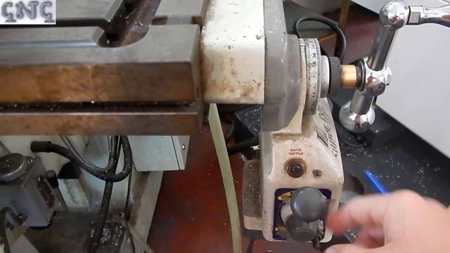 Урок для начинающих.На фрезерном конвенциональном станке! смотреть онлайн
