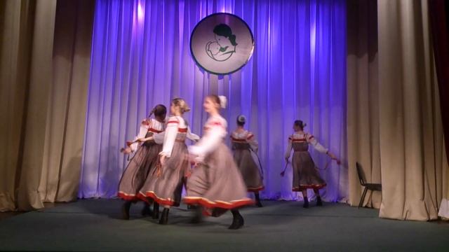 Танцевальный коллектив Сполохи-Сударушка с баклушами смотреть онлайн